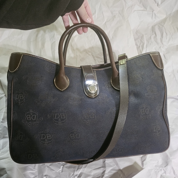Dooney & Bourke - Picture 1 of 10